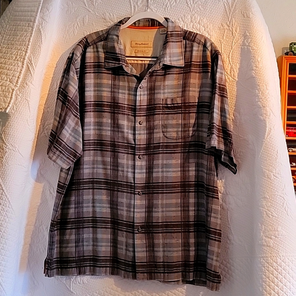 100% Silk Tommy Bahama, "Original Fit" Size XL ,Grey Plaid